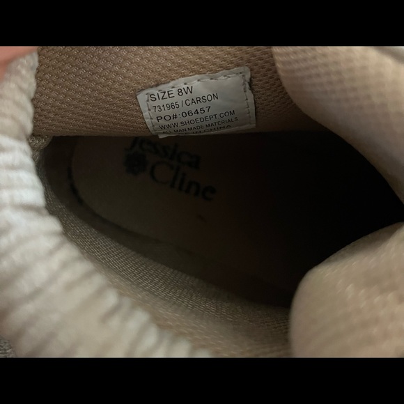 Tan combat boots size 8 - Picture 3 of 3